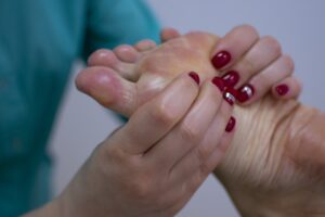 Relaxation with simple foot massage